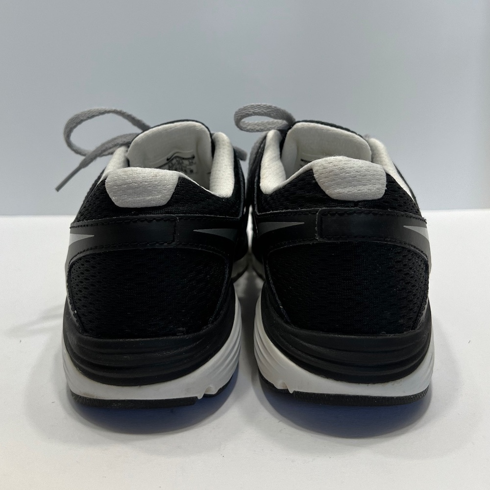 Nike Black and White Athletic Shoes - Picture 7 of 10